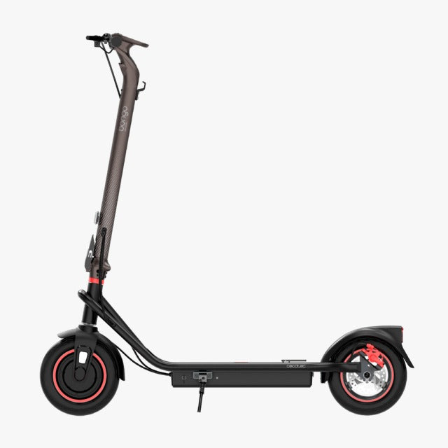 Patinete eléctrico con base ultrawide, potencia máxima de 700W