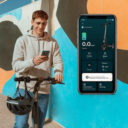 Patinete eléctrico con base ultrawide, potencia máxima de 700W