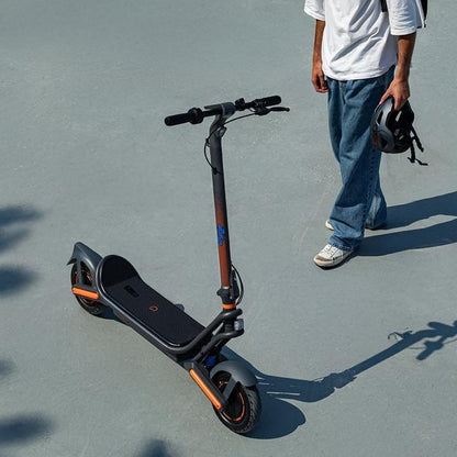 Patinete eléctrico con base ultrawide, doble suspensión