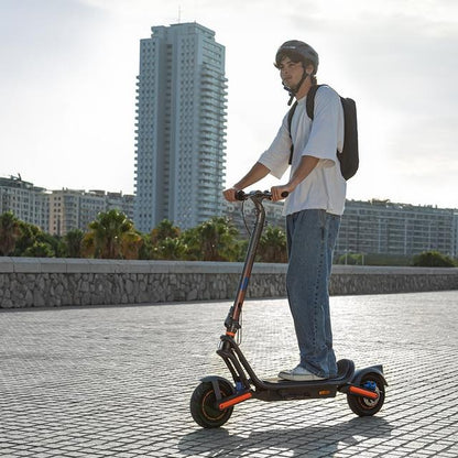 Patinete eléctrico con base ultrawide, doble suspensión