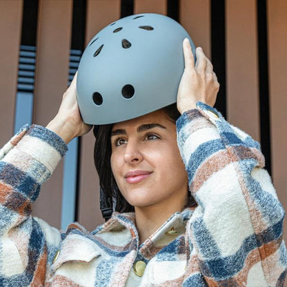 BrainGuard Urban Grey S-M Casco urbano para bicicletas y patinetes eléctricos, talla S-M (56-58 cm), color gris. Homologado para cumplir con la máxima seguridad.