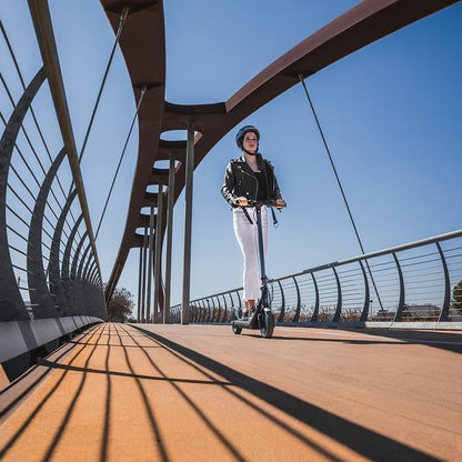 Patinete eléctrico ligero con potencia máxima de 500 W