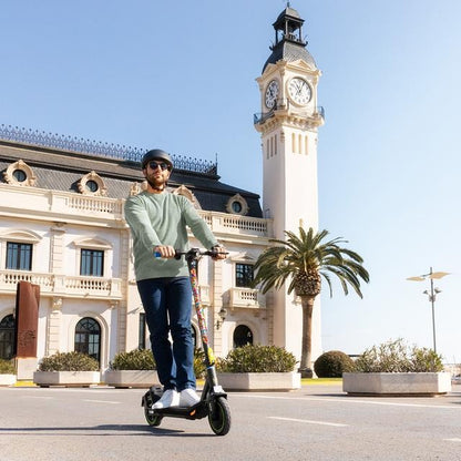 Patinete eléctrico con potencia máxima de 700 W