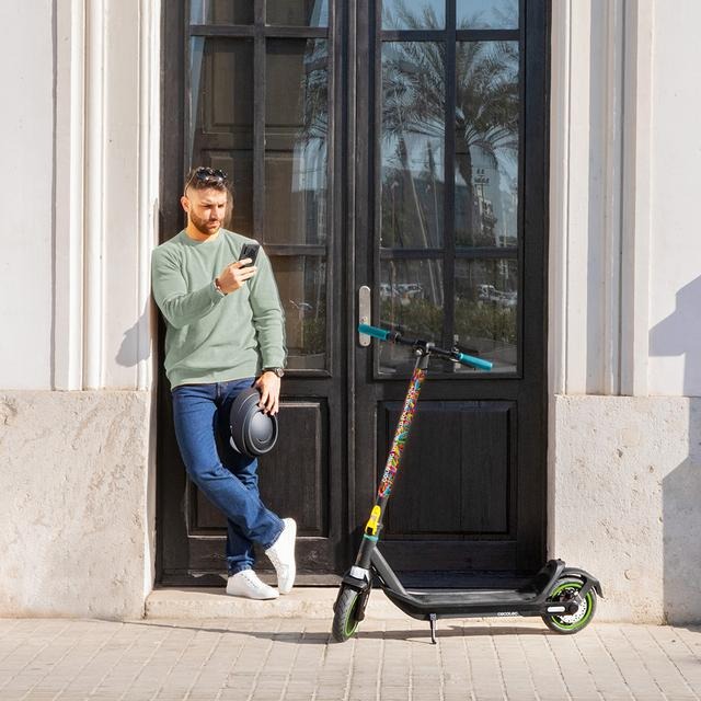 Patinete eléctrico con potencia máxima de 700 W